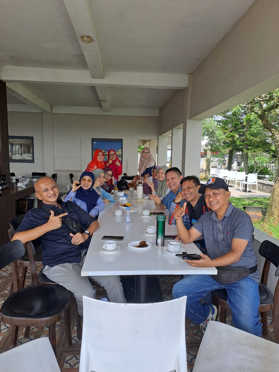 santay menunggu teman2 datang ye..